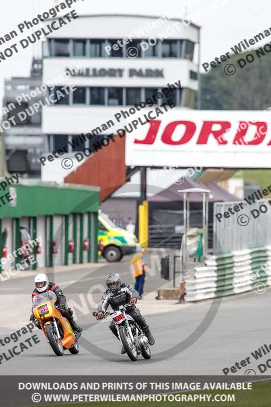 Vintage motorcycle club;eventdigitalimages;mallory park;mallory park trackday photographs;no limits trackdays;peter wileman photography;trackday digital images;trackday photos;vmcc festival 1000 bikes photographs